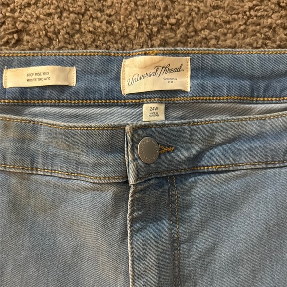 Universal Thread Light Blue High-Rise Denim Shorts NWT reduced shipping - Picture 2 of 5